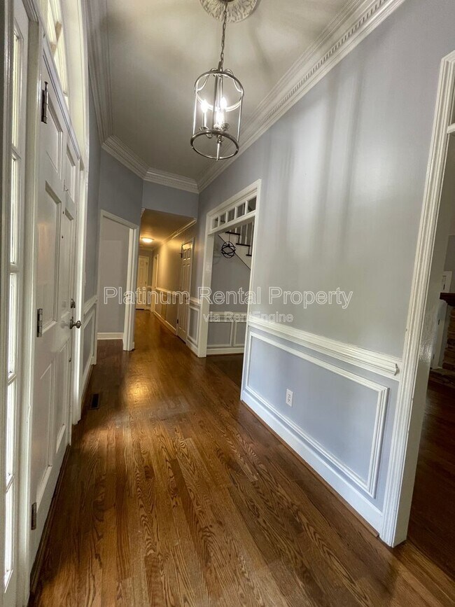 Foto del edificio - 4204 N Mountain Rd NE