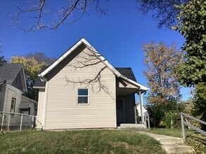 Building Photo - 1330 W Roache St