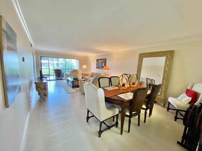 Foto del edificio - 145 Cypress Way E