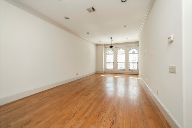 Foto del edificio - 3123 Fairdale Oaks E