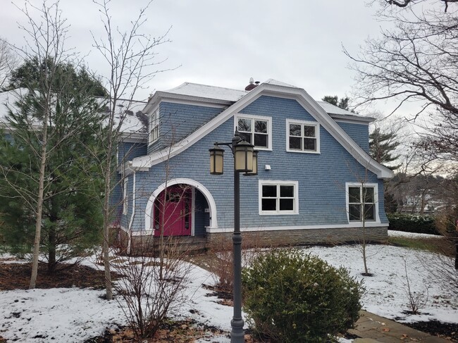 Building Photo - 980 Winwick Rd