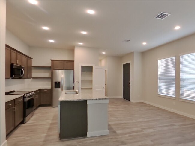 Building Photo - 22813 Terrazzo Dr