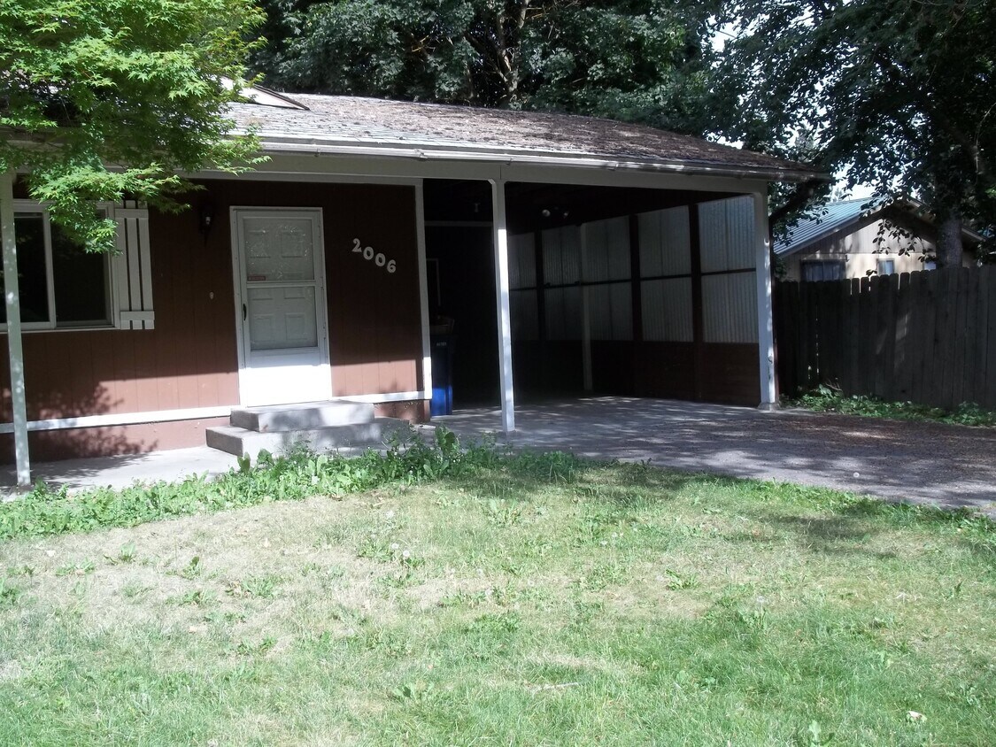 Primary Photo - 2006 N 13th St