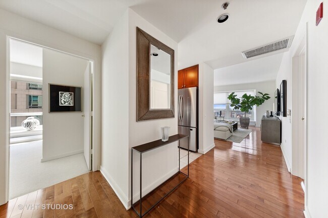 Foto del edificio - 57 E Delaware Pl