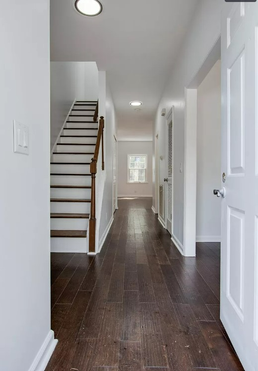 Building Photo - 606 Castlegate Dr