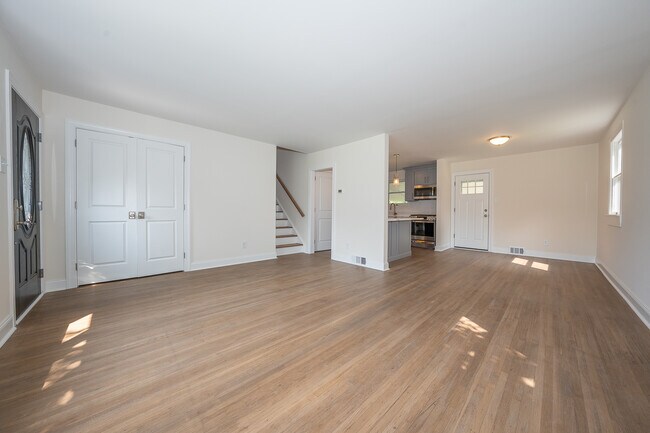 Foto del edificio - 503 Poplar Rd