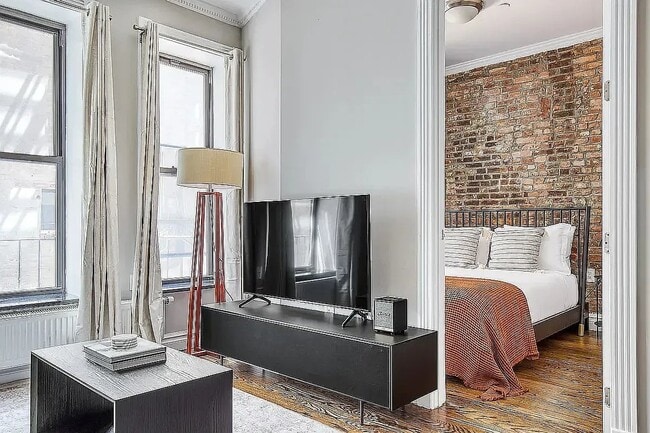 Building Photo - 248 Mott St