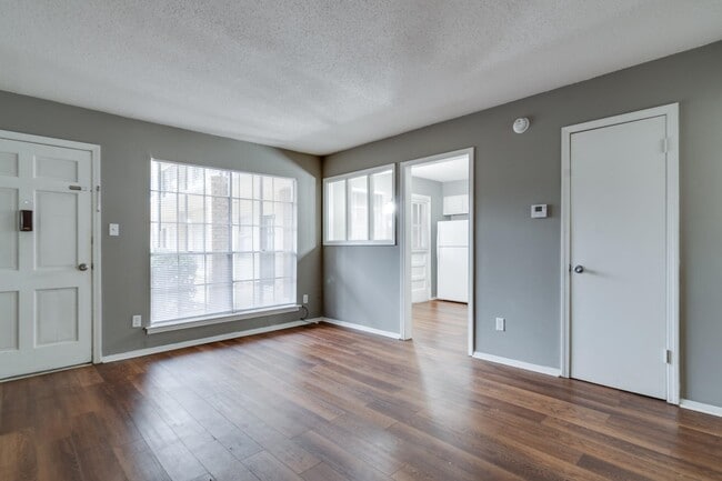 Building Photo - 3646 SPOTTSWOOD Ave