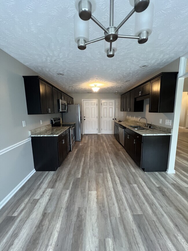 Foto del edificio - 5617 Shady Pine Ct