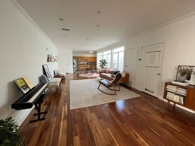 Building Photo - 2171 Mission St