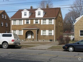 Building Photo - 408-410 W 6th St