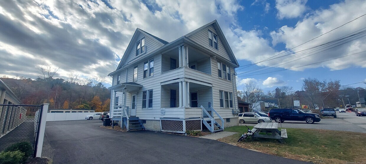 Primary Photo - 895 Migeon Ave