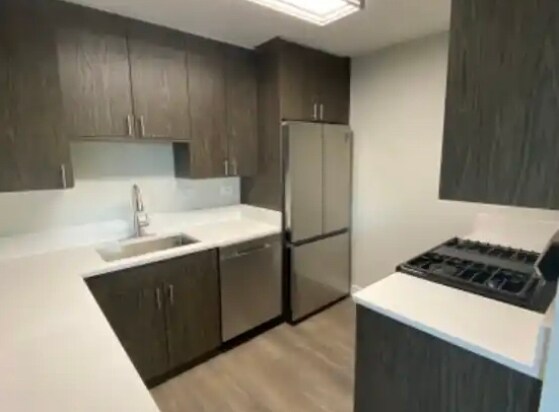 Foto del edificio - 1146 W Morse Ave