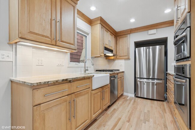 Foto del edificio - 2490 Green Bay Rd