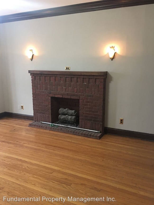 Building Photo - 803 Randolph St