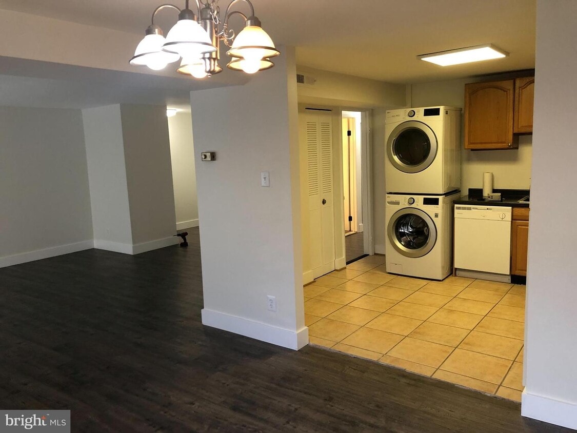 18903 Smoothstone Way Unit 1, Montgomery Village, MD 20886 Apartment