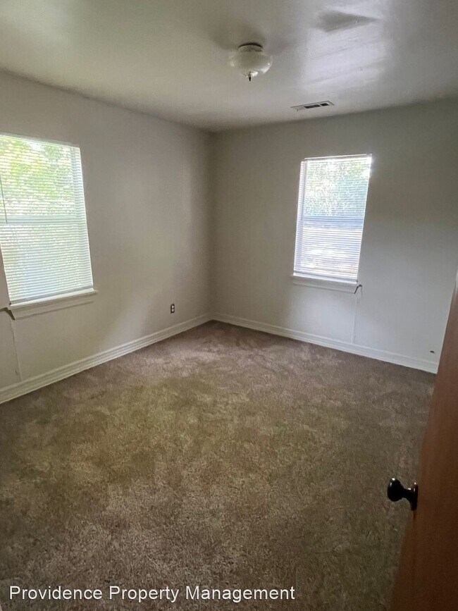 Foto del edificio - 4 br, 2 bath House - 458 S. Buchanan Ave.