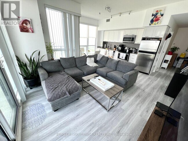 Photo du bâtiment - 2200-2200 Lake Shore Blvd W