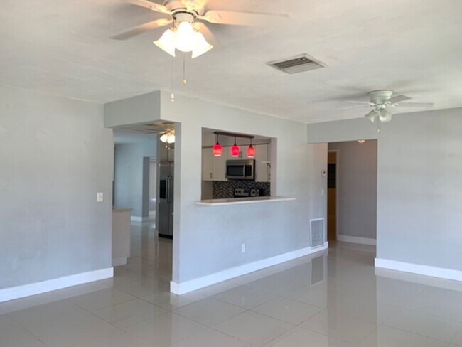 Foto del edificio - Oakland Park 3 bedroom 2 bath, Pool home w...