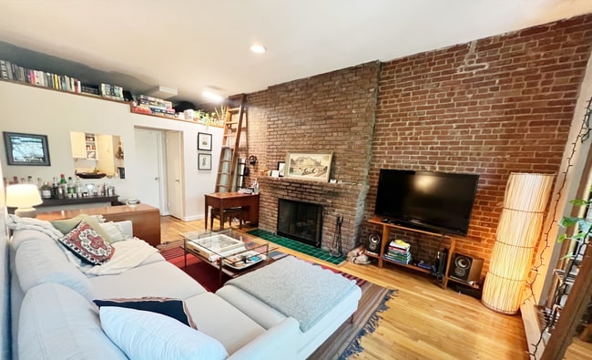 Building Photo - 60 W 89th St