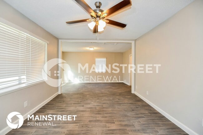 Building Photo - 926 Wateka Way