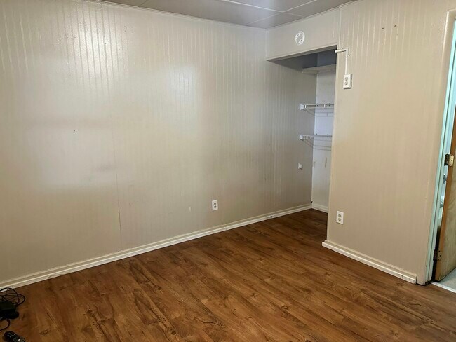 Foto del edificio - 525 E Omaha St