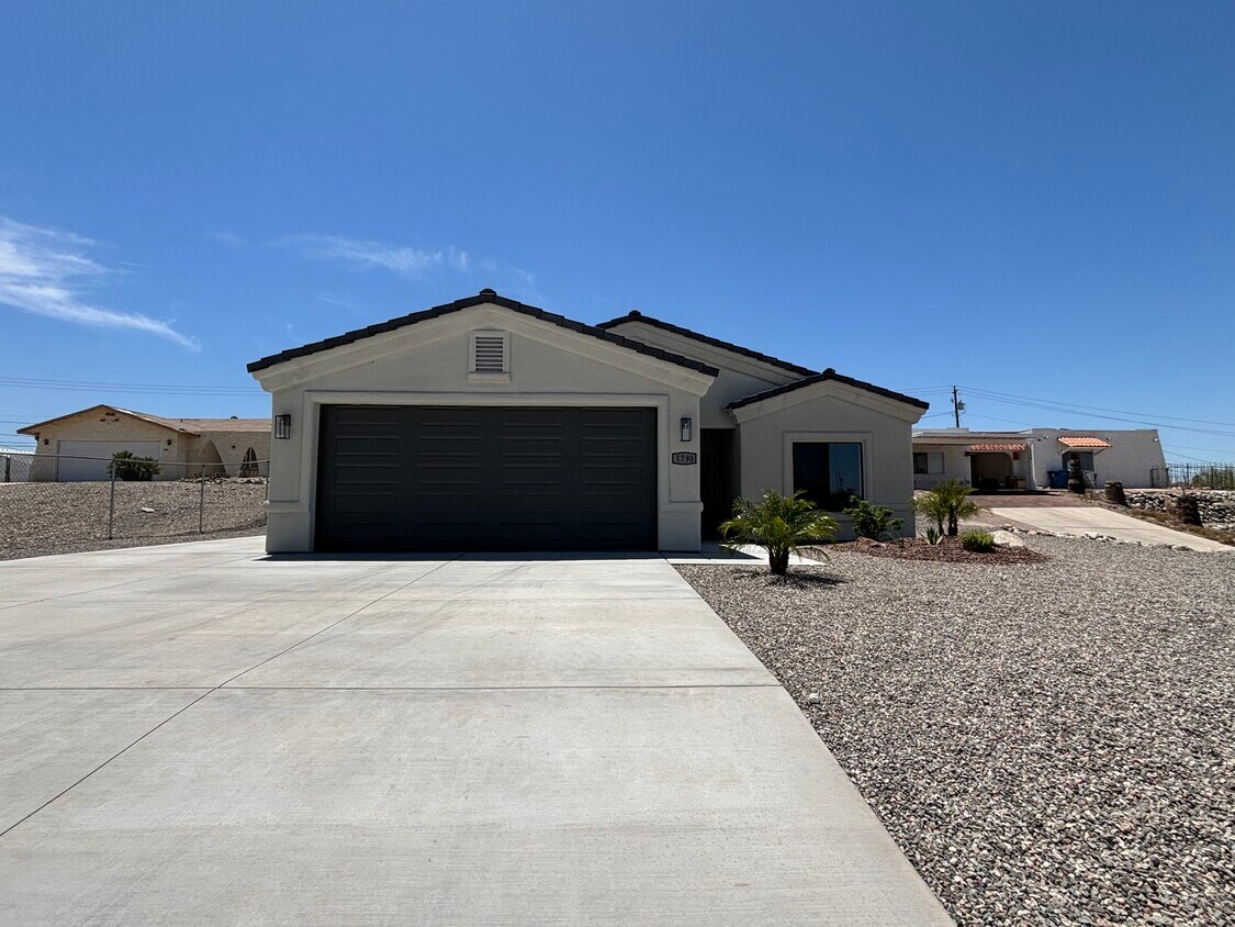 Foto principal - 1790 Palo Verde Blvd S