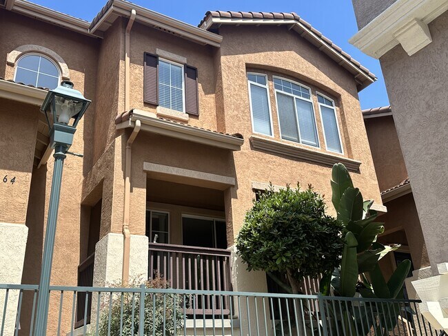 Foto del edificio - 926 Camino De La Reina