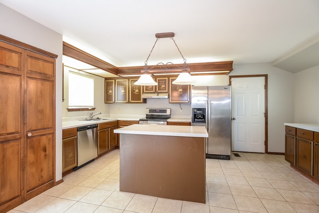 Building Photo - 1155 English Saddle Rd