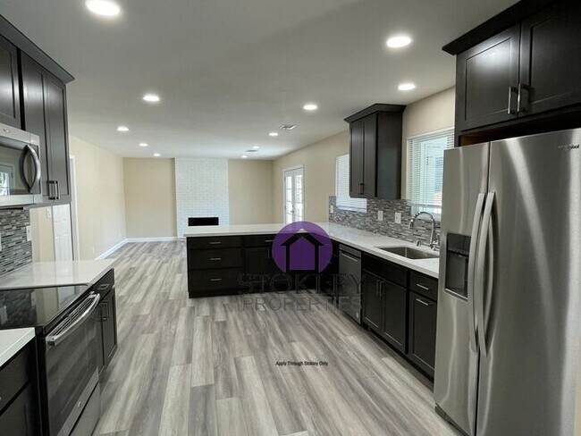 Foto del edificio - Stokley Properties Presents 170 Santa Clar...
