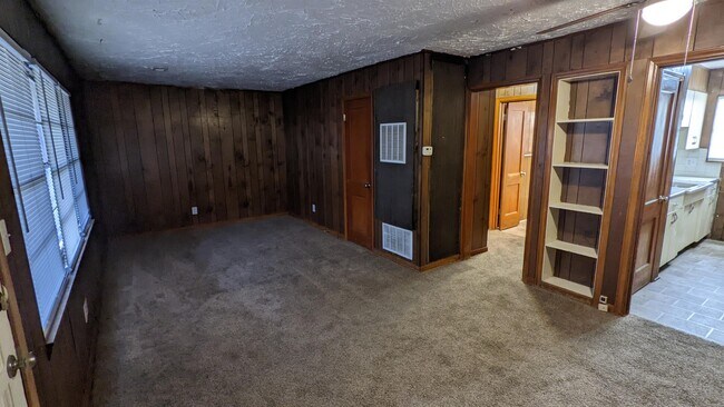 Foto del edificio - 2412 W Irving St