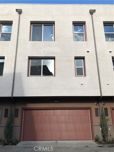 Foto del edificio - 11395 Meeker Ave