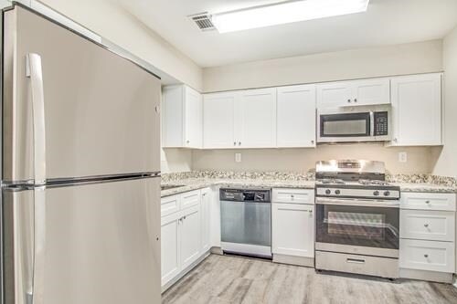 Building Photo - 2858 Catalina Dr