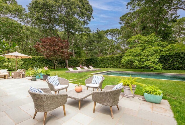 Foto del edificio - 32 Beach Plum Rd