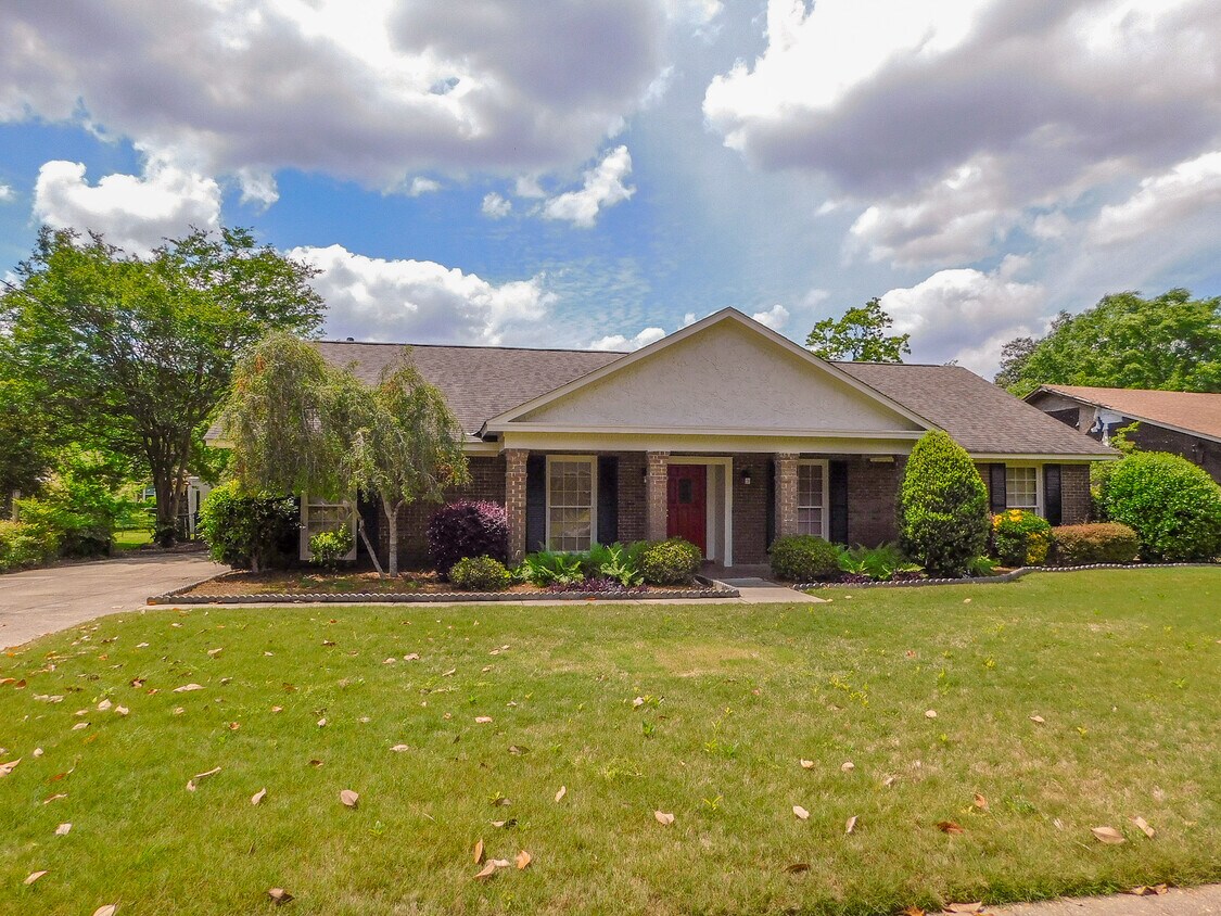Primary Photo - 212 Davors Dr