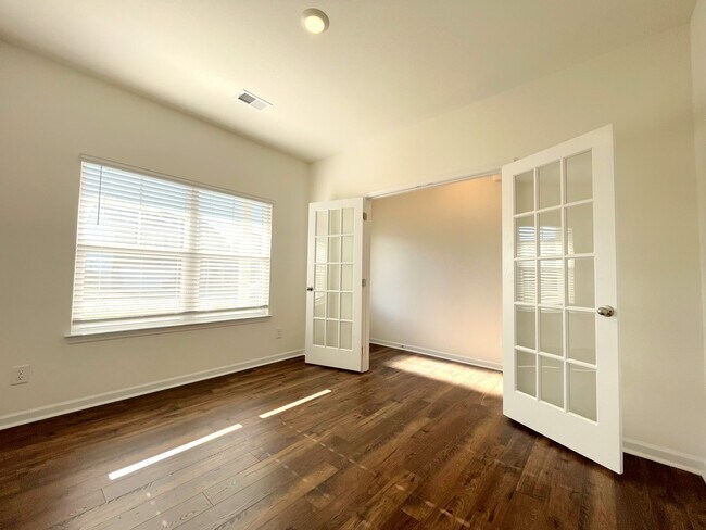 Foto del edificio - 2624 Red Barn Rd