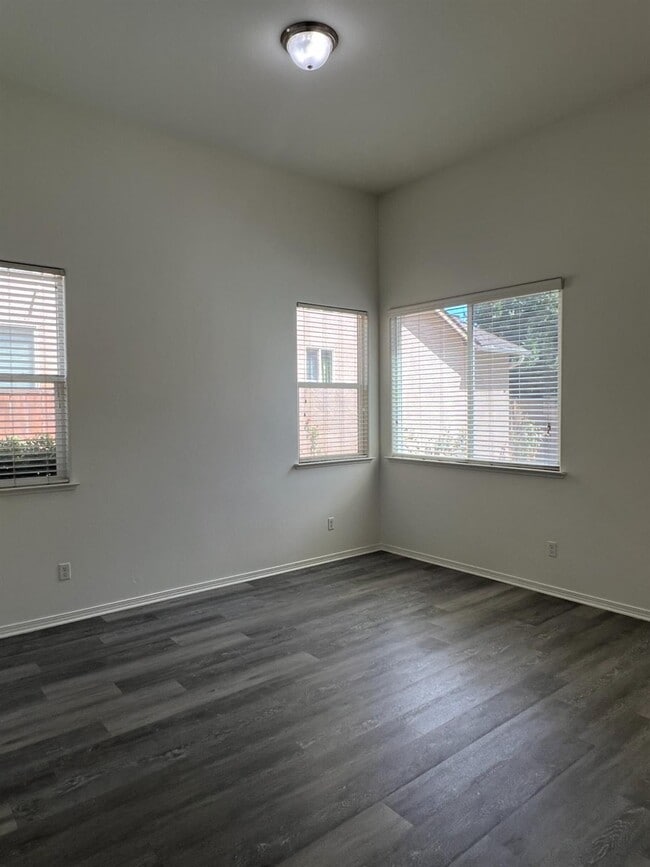 Foto del edificio - 3621 W Pomegranate Ln