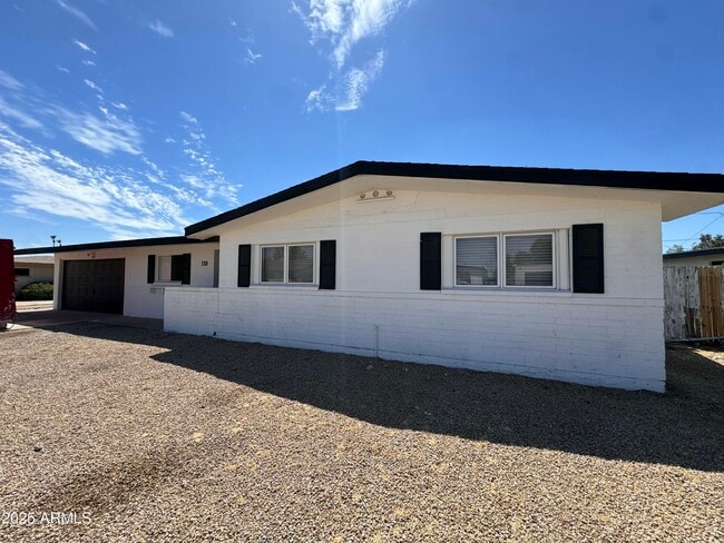 Building Photo - 1718 W Oraibi Dr