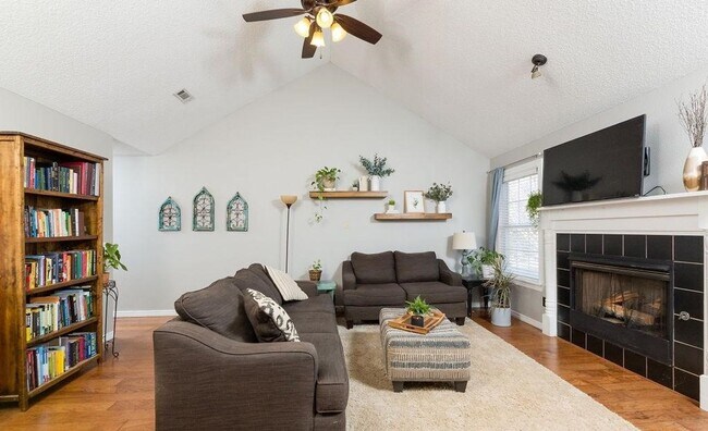 Foto del edificio - 3 bed 2 bath