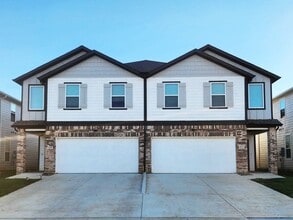 Building Photo - 4227 Tobin Dr