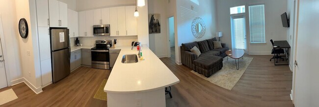 Building Photo - 611 Cooper River Cir