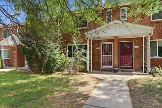 Building Photo - 1316 Ivanhoe St