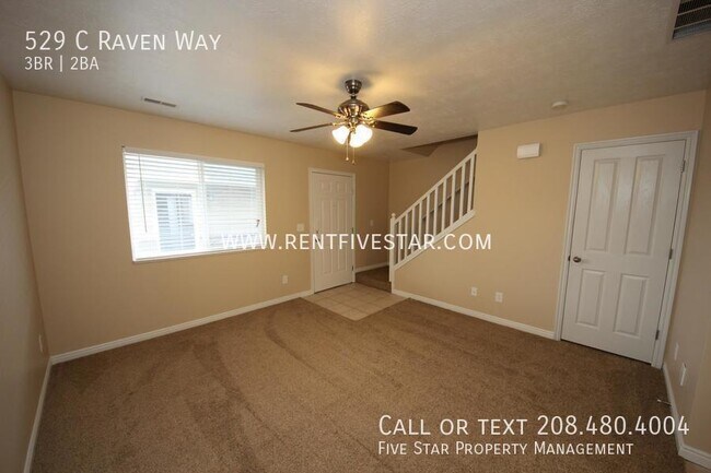 Foto del edificio - 529 Raven Way