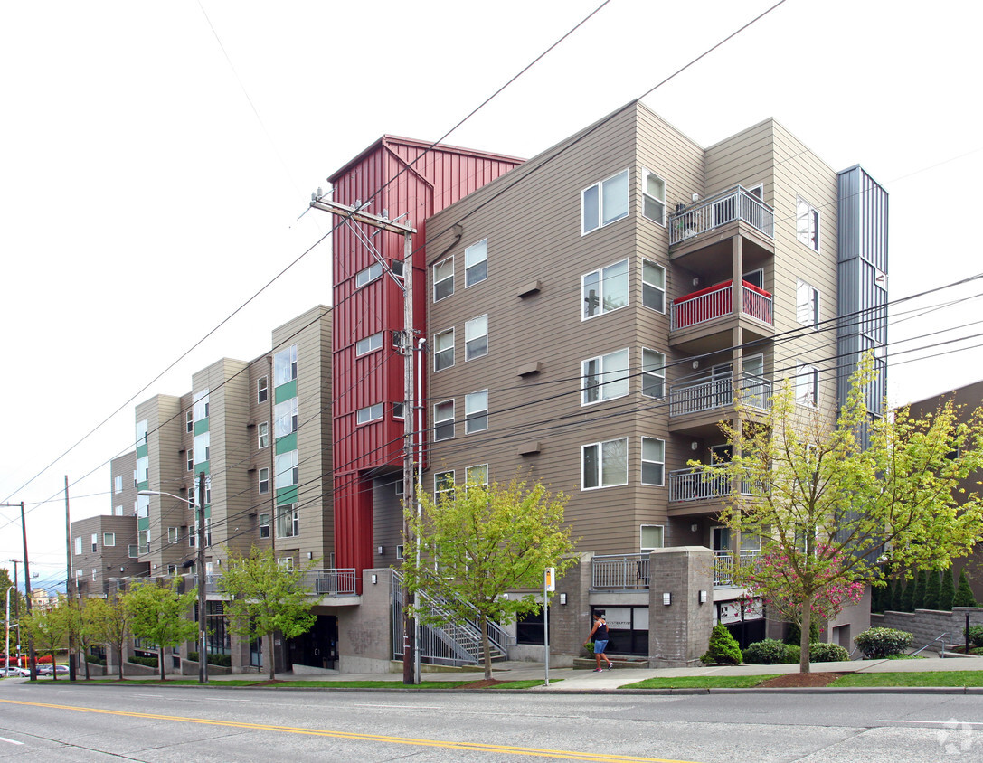 Foto principal - Views at Madison Apartment Homes