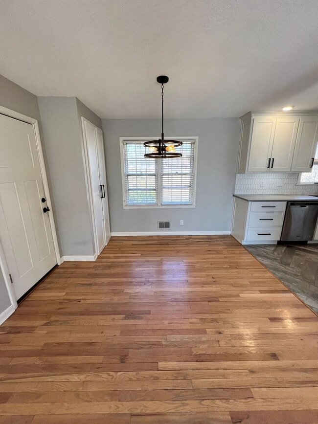 Building Photo - 3-Bed, 2-Bath Home with Garage & Spacious Backyard!