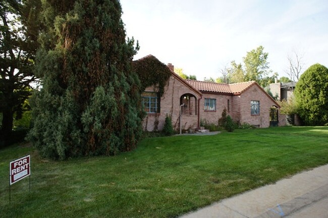 Building Photo - Stunning Home in Old Town Littleton