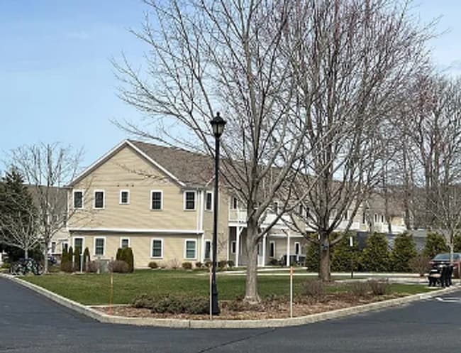 Building Photo - Fully Renovated Condo For Rent in Barrington!