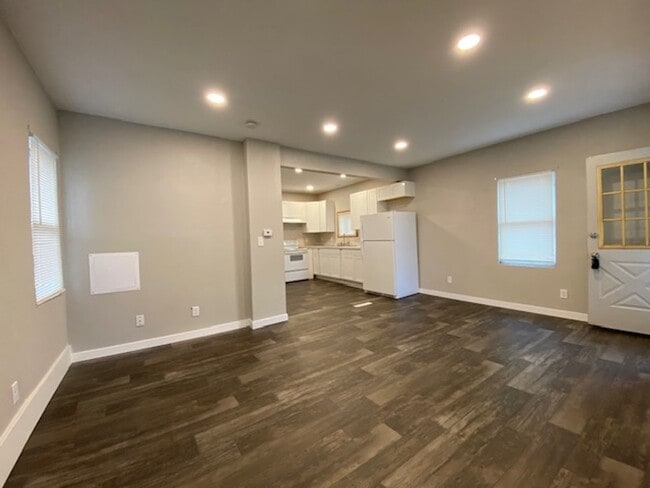 Foto del edificio - 2233 Illinois Ave