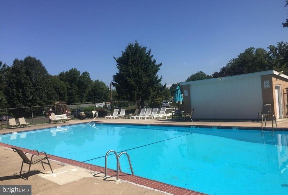 Foto principal - 1575 W St Rd