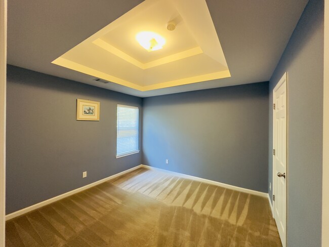 Building Photo - 3761 Sunbridge Dr